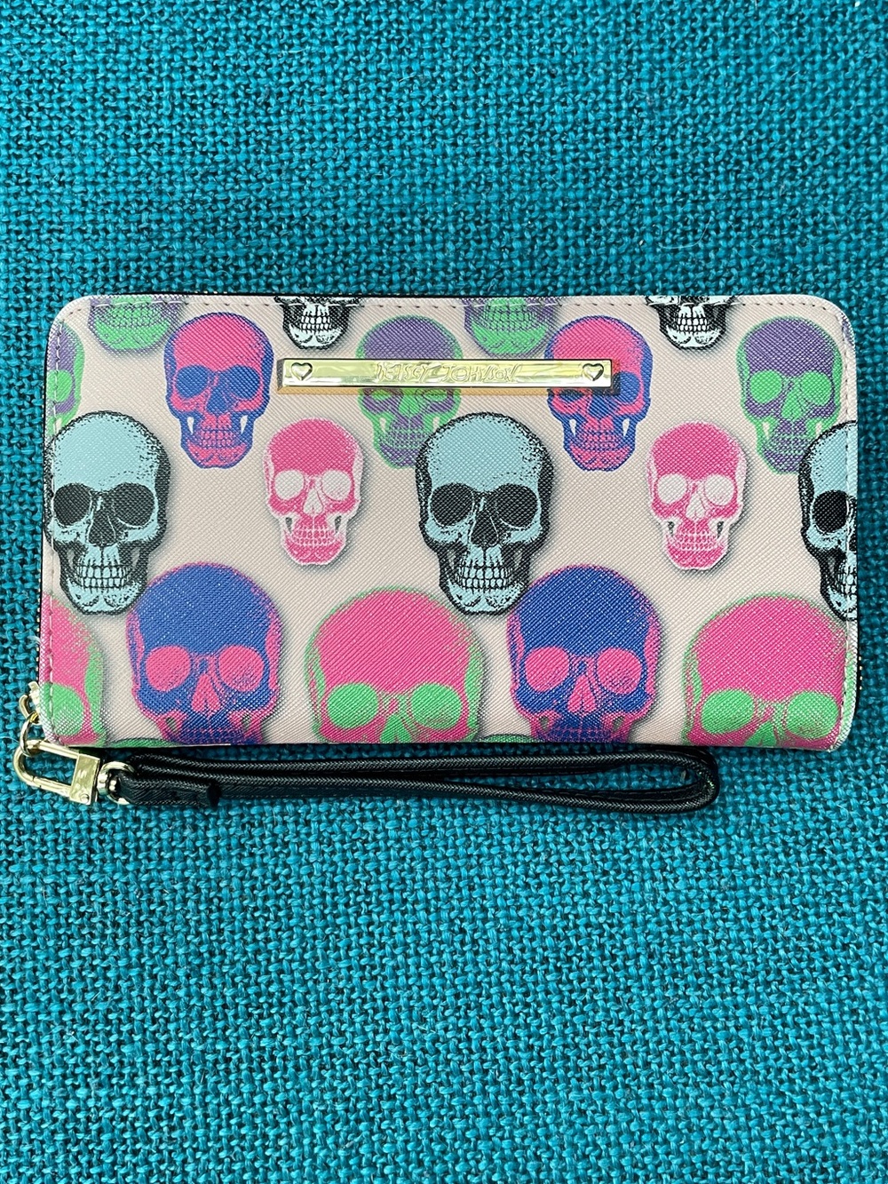 Betsey Johnson Pink Multi Skull Wristlet Clutch - Picture 1 of 4
